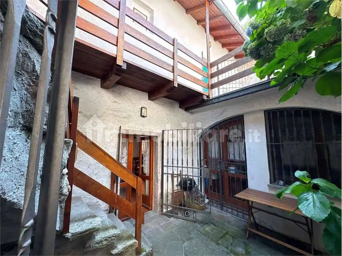 Casa indipendente in vendita a Oggebbio