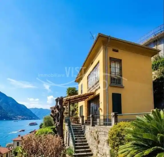 Villa in vendita a Carate Urio