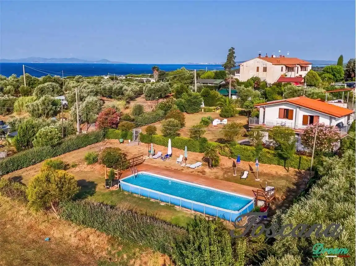 Villa in vendita a Follonica