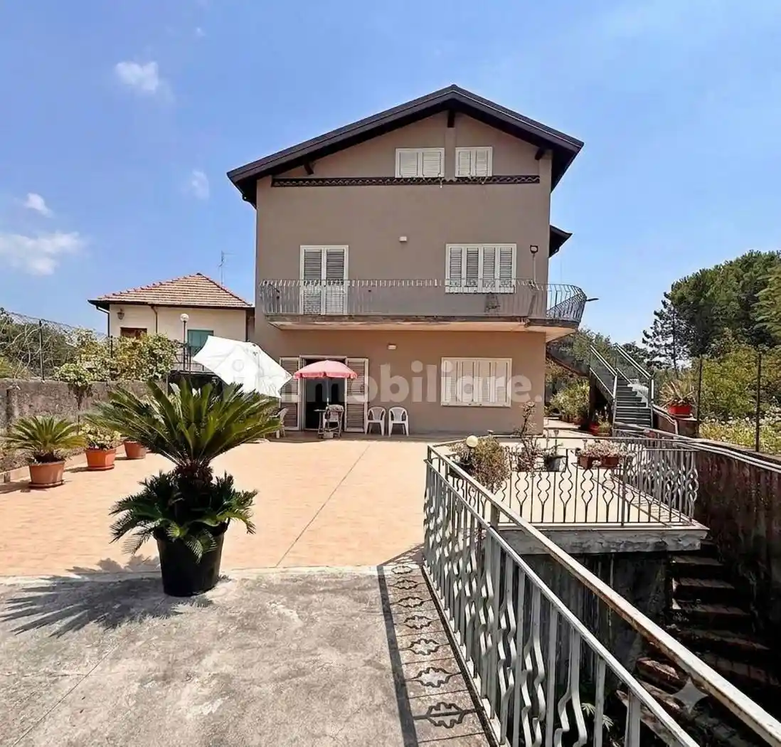 Villa in vendita a Pedara