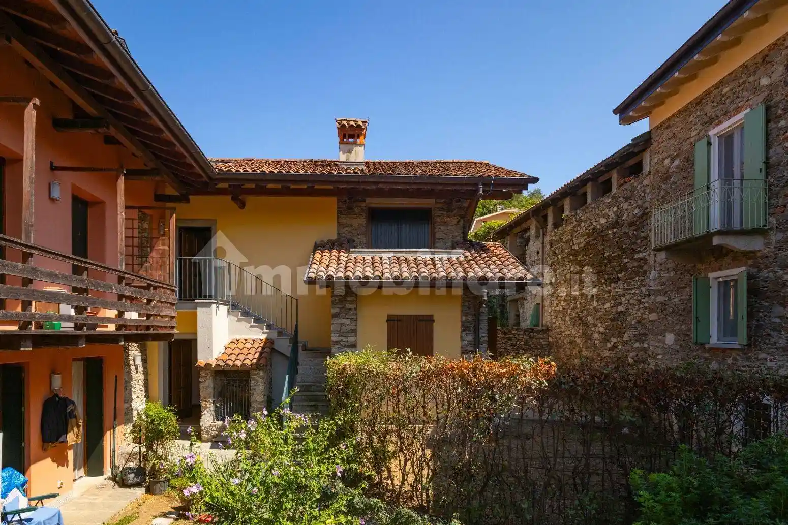Appartamento in vendita a Brovello-Carpugnino