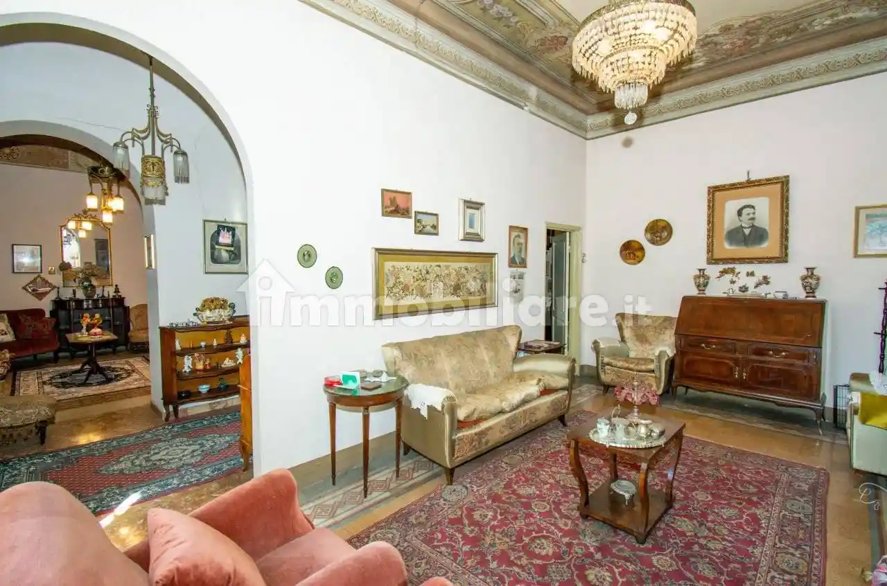 Villa in vendita a Arezzo