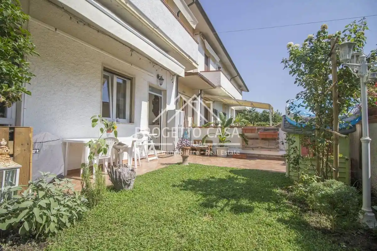 Appartamento in vendita a Viareggio