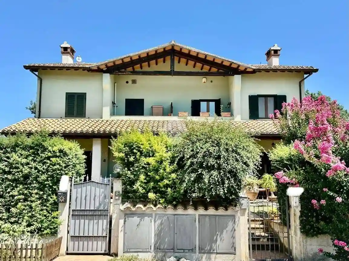 Villa - foto 2