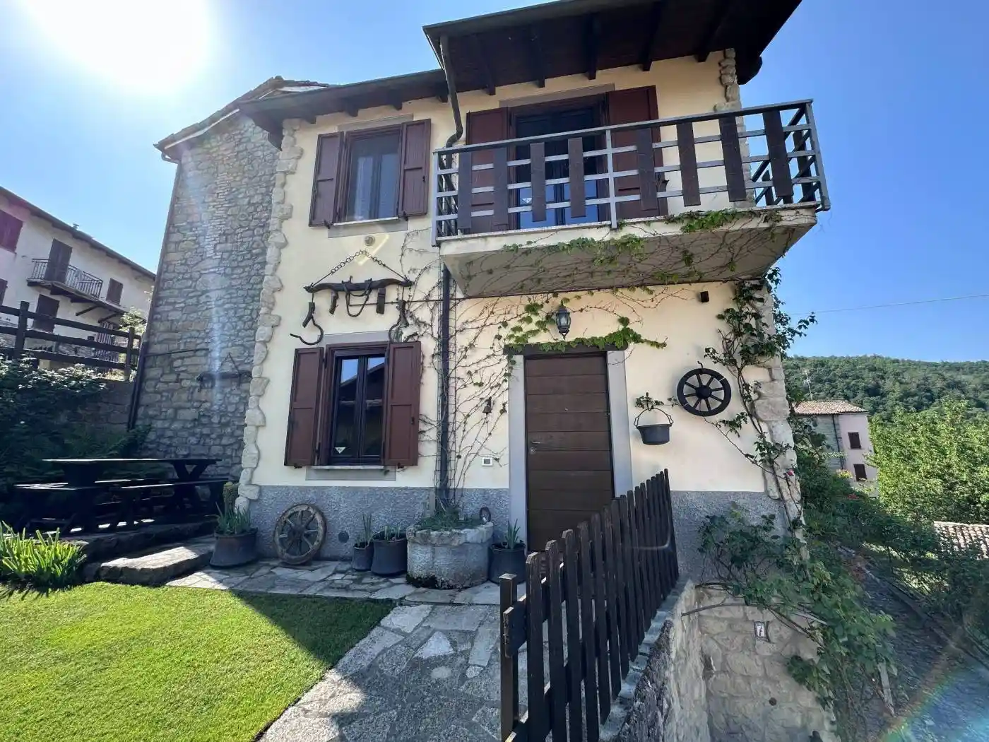 Villa in vendita a Val di Nizza