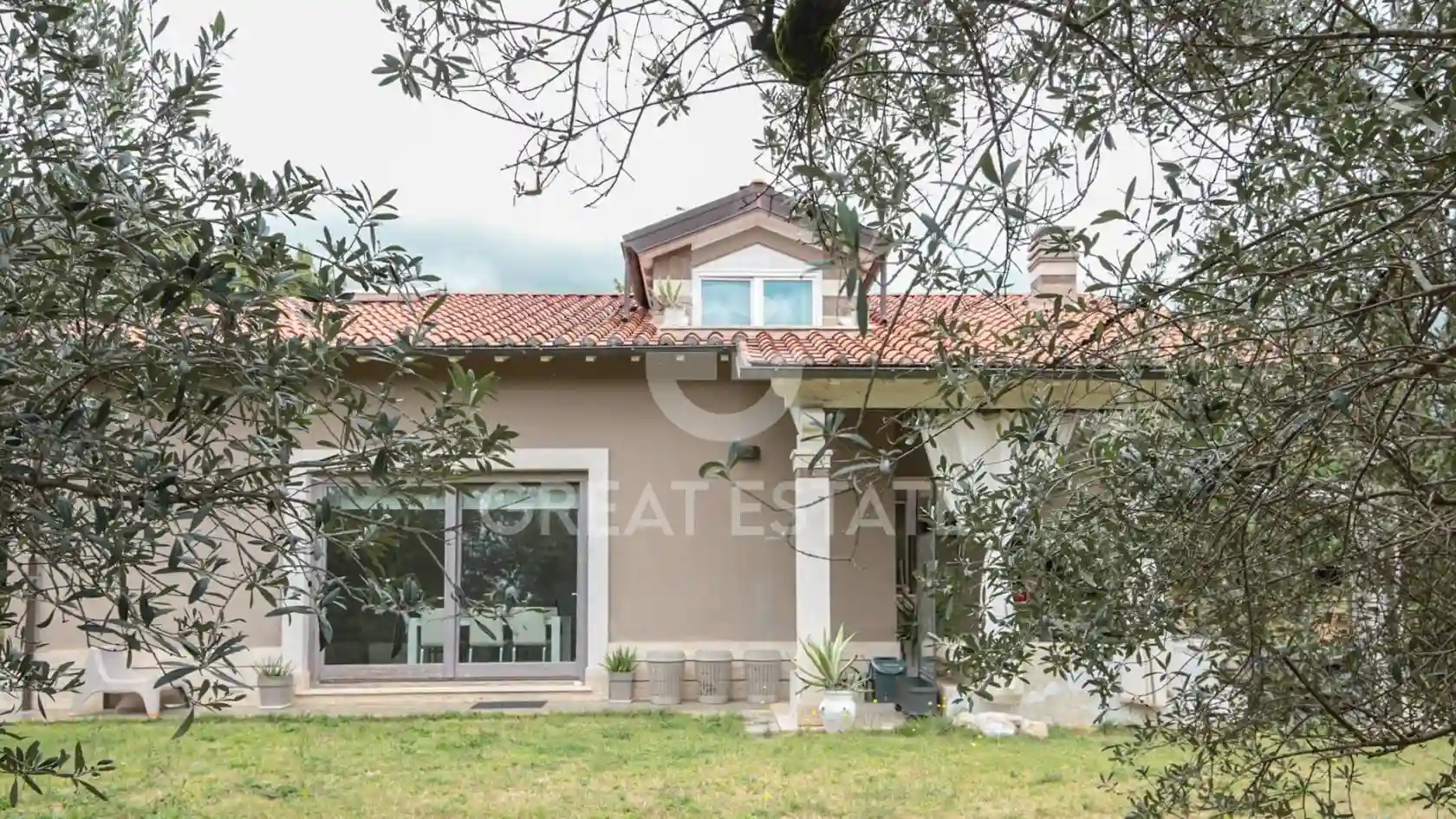 Villa - foto 2