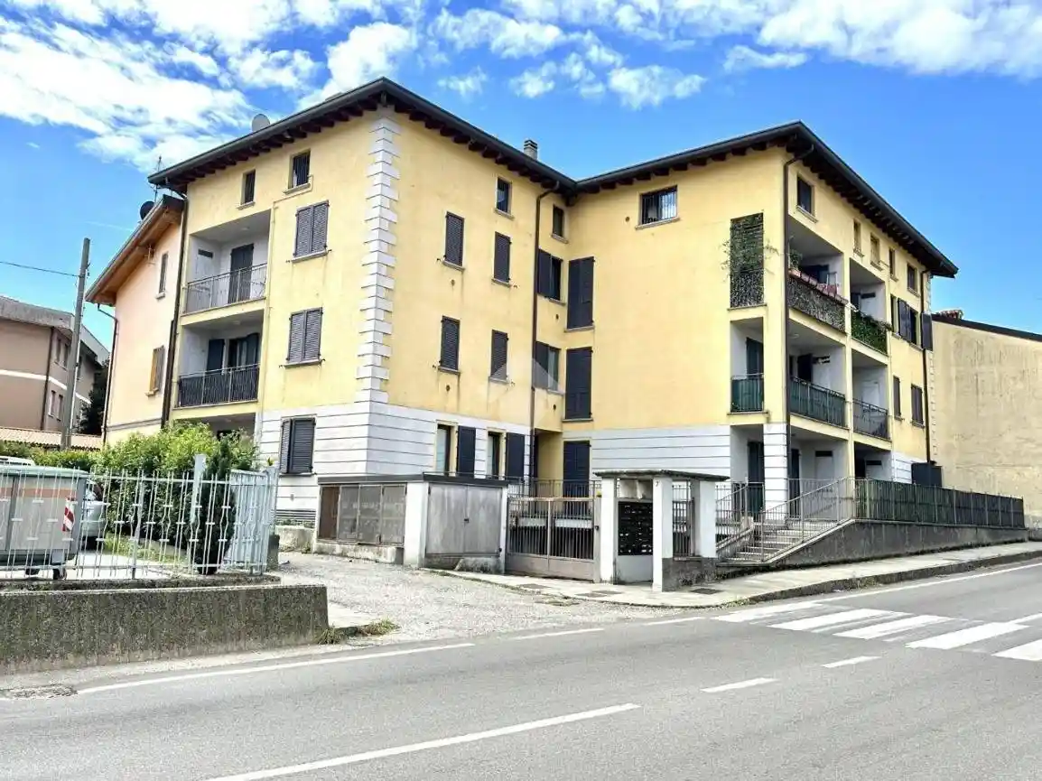Appartamento in vendita a Calco