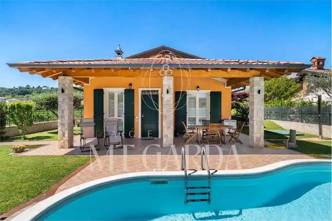 Villa - foto 2