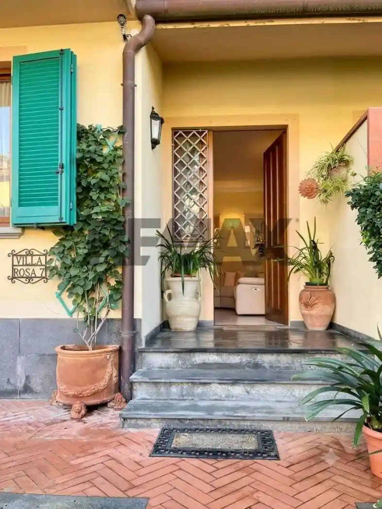Casa indipendente in vendita a Forte dei Marmi