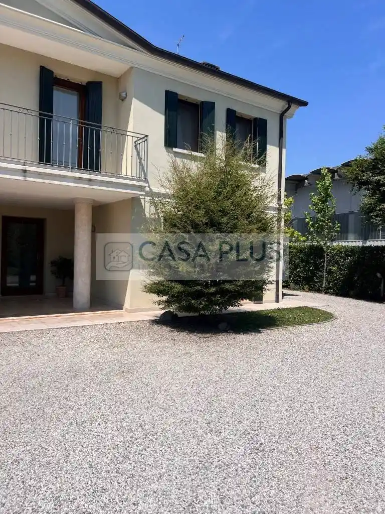 Villa in vendita a Tezze sul Brenta
