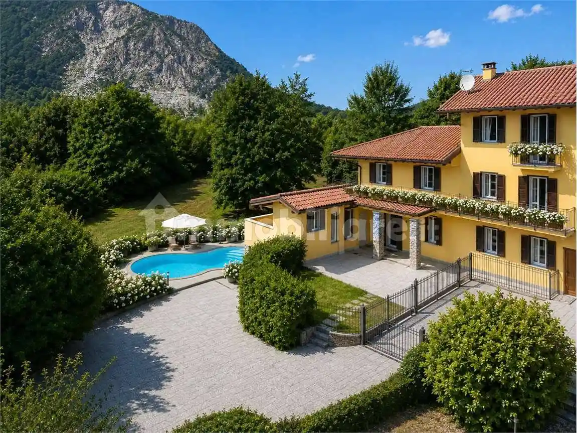 Villa in vendita a Baveno