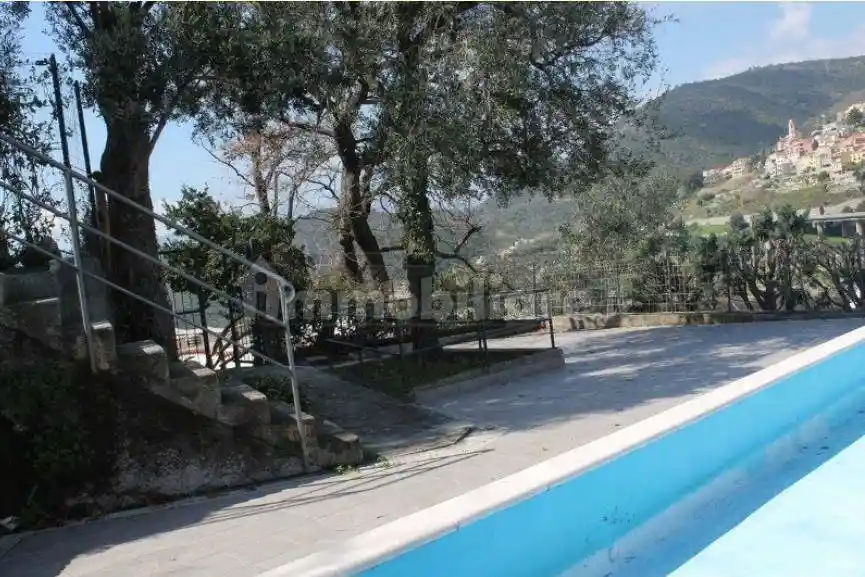 Villa in vendita a Pietra Ligure