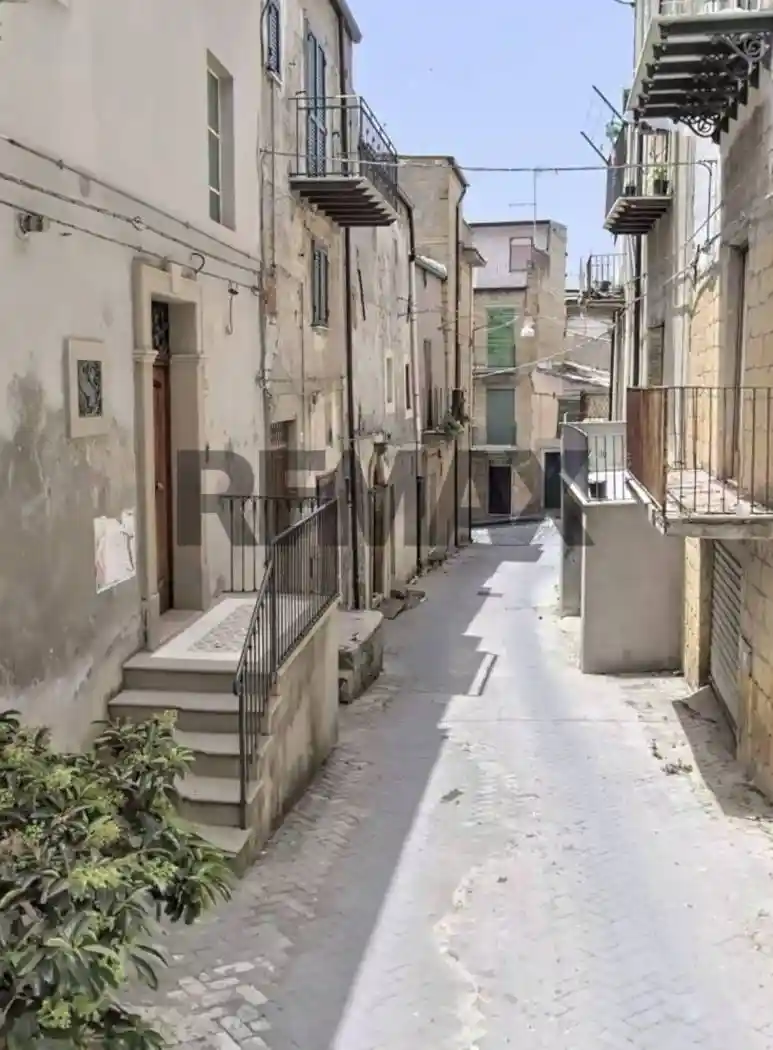 Casa indipendente in vendita a Pietraperzia
