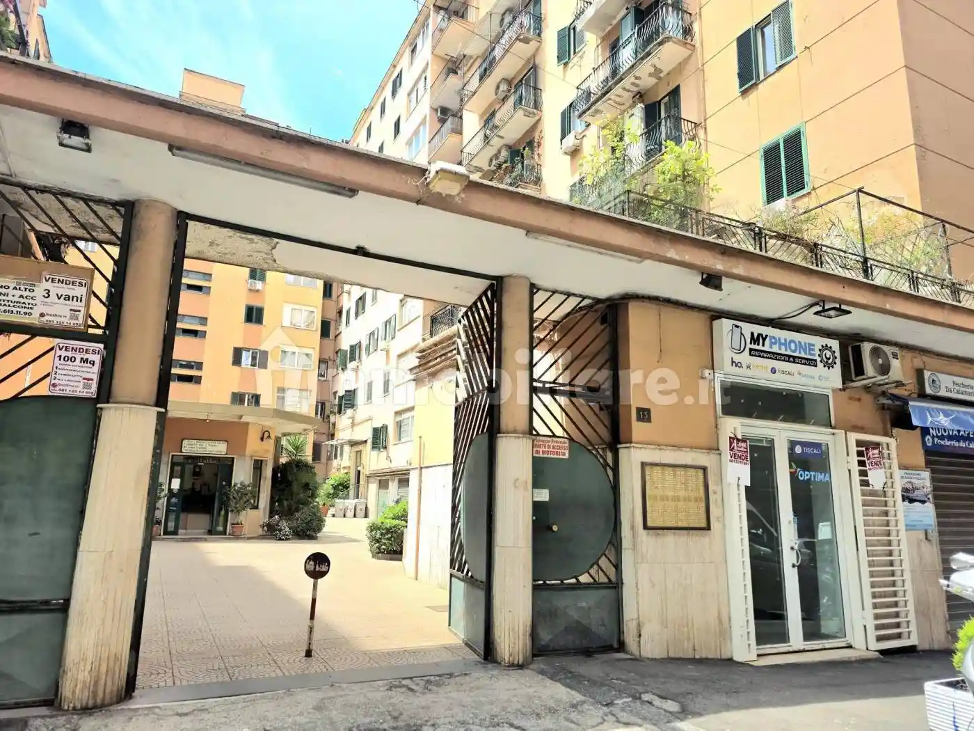 Appartamento in vendita a Napoli