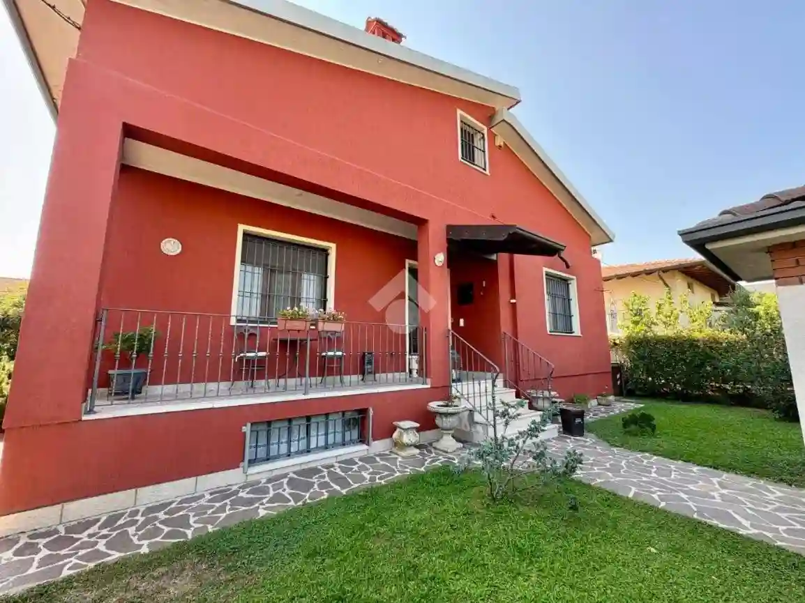 Villa - foto 2
