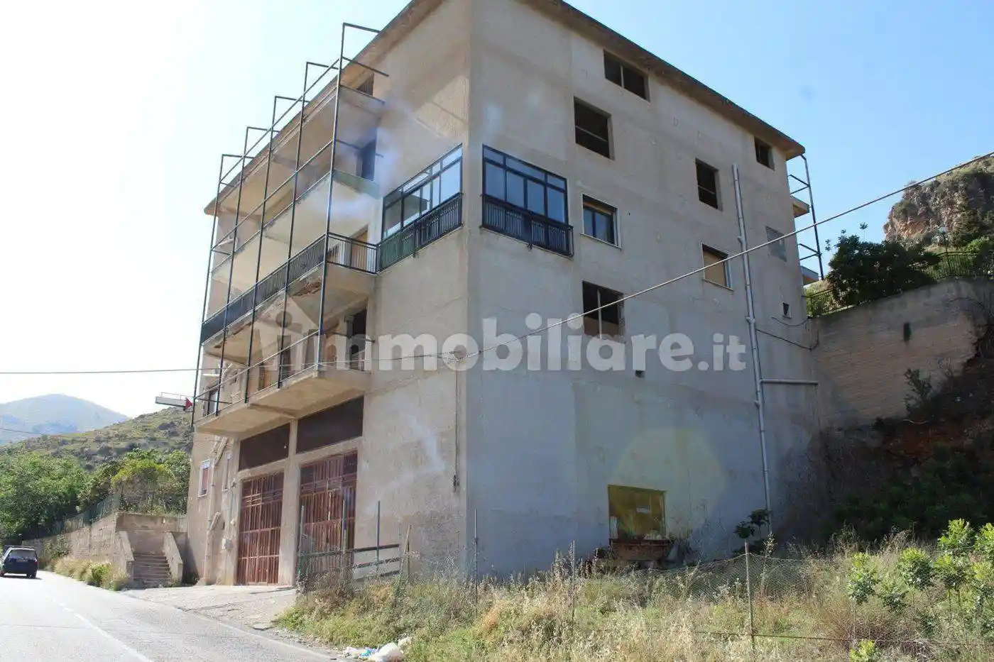 Palazzo - Edificio in vendita a Belmonte Mezzagno