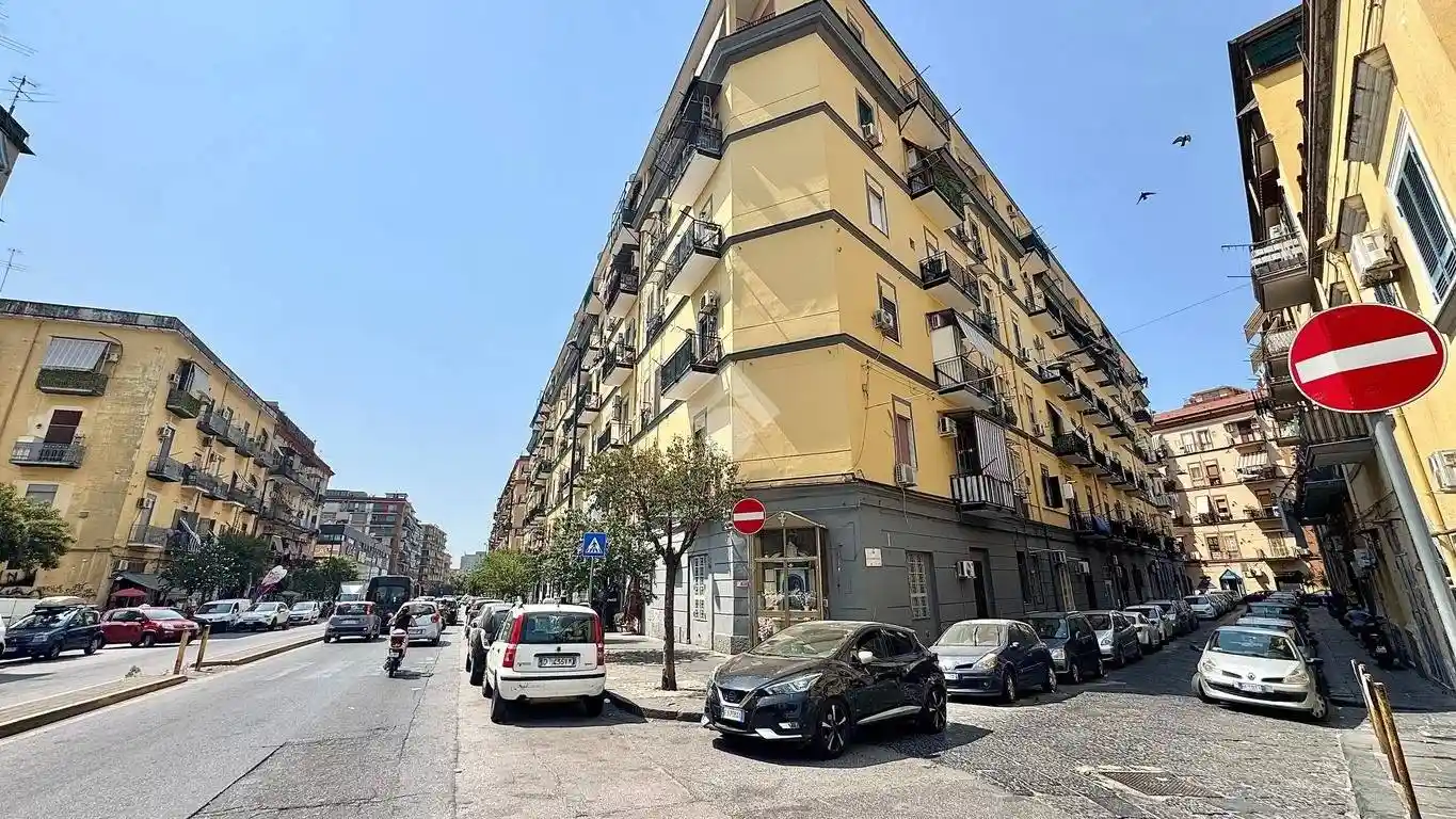 Appartamento in affitto a Napoli
