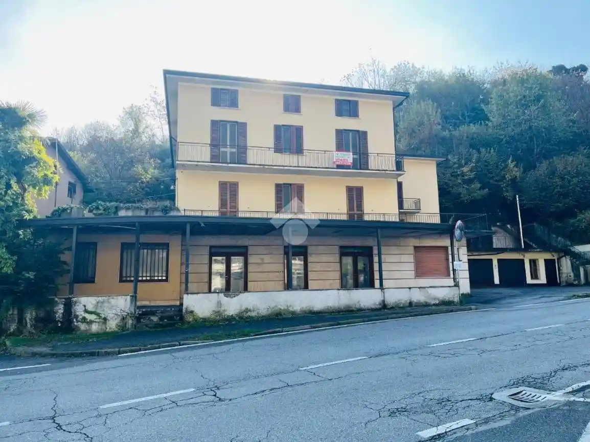 Palazzo - Edificio in vendita a Darfo Boario Terme