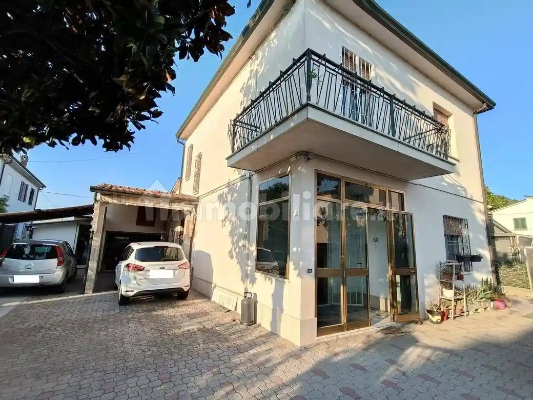 Villa in vendita a Lugo
