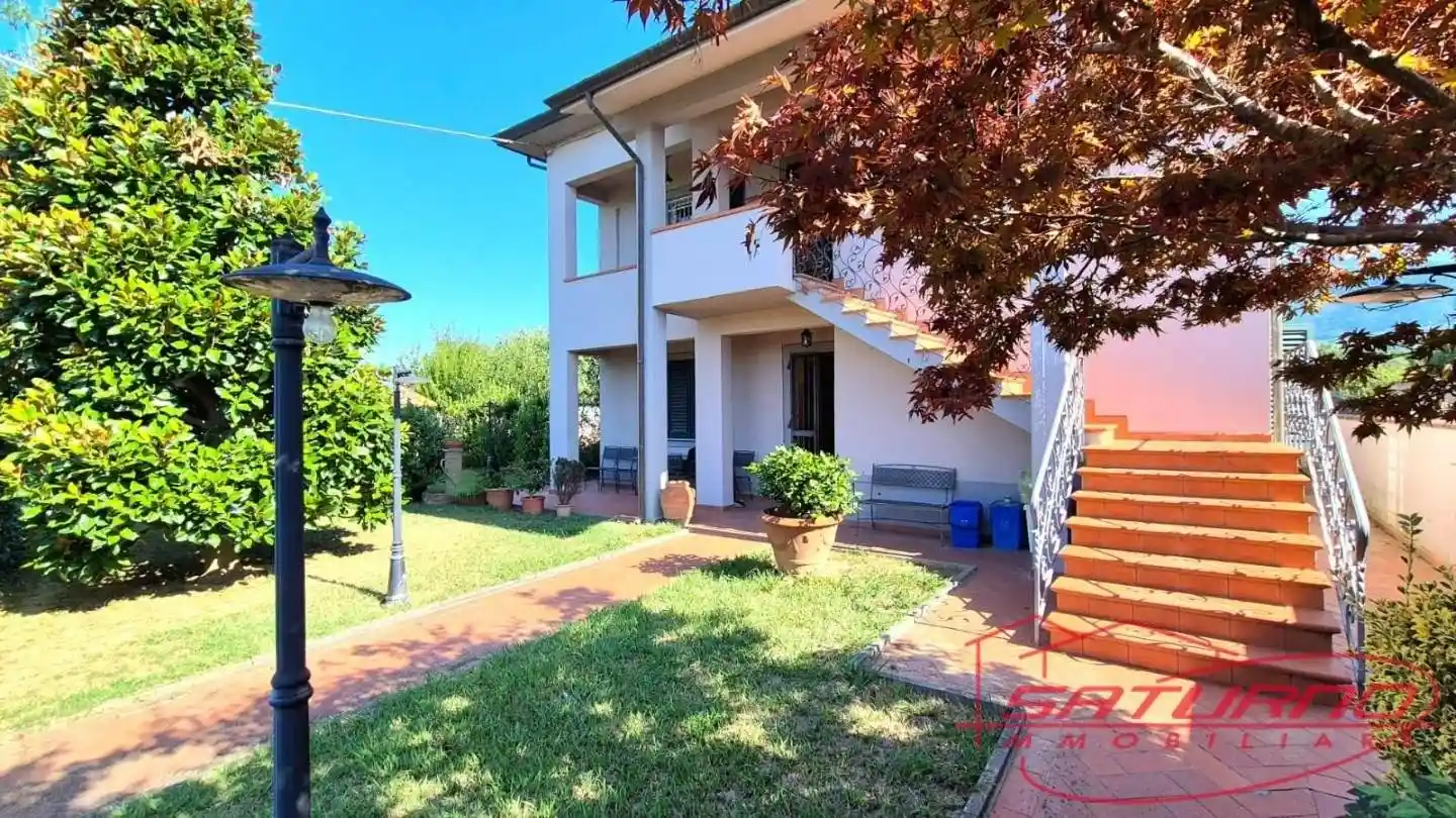 Villa in vendita a Capannori
