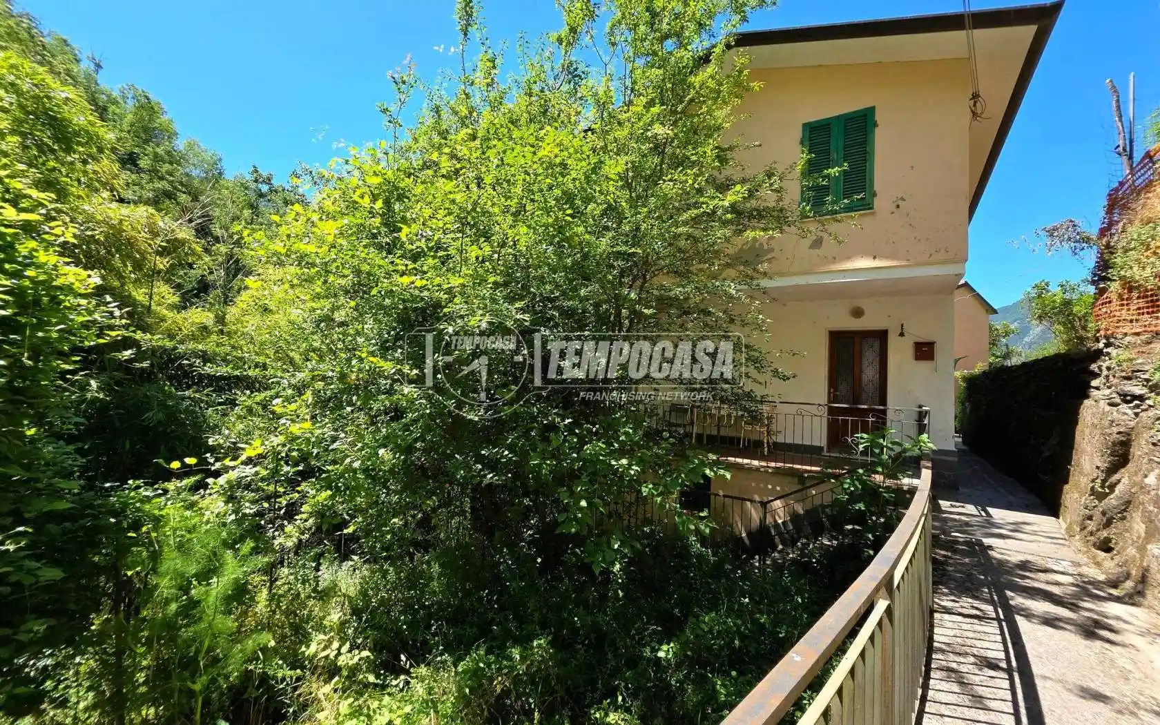 Casa indipendente in vendita a Massa