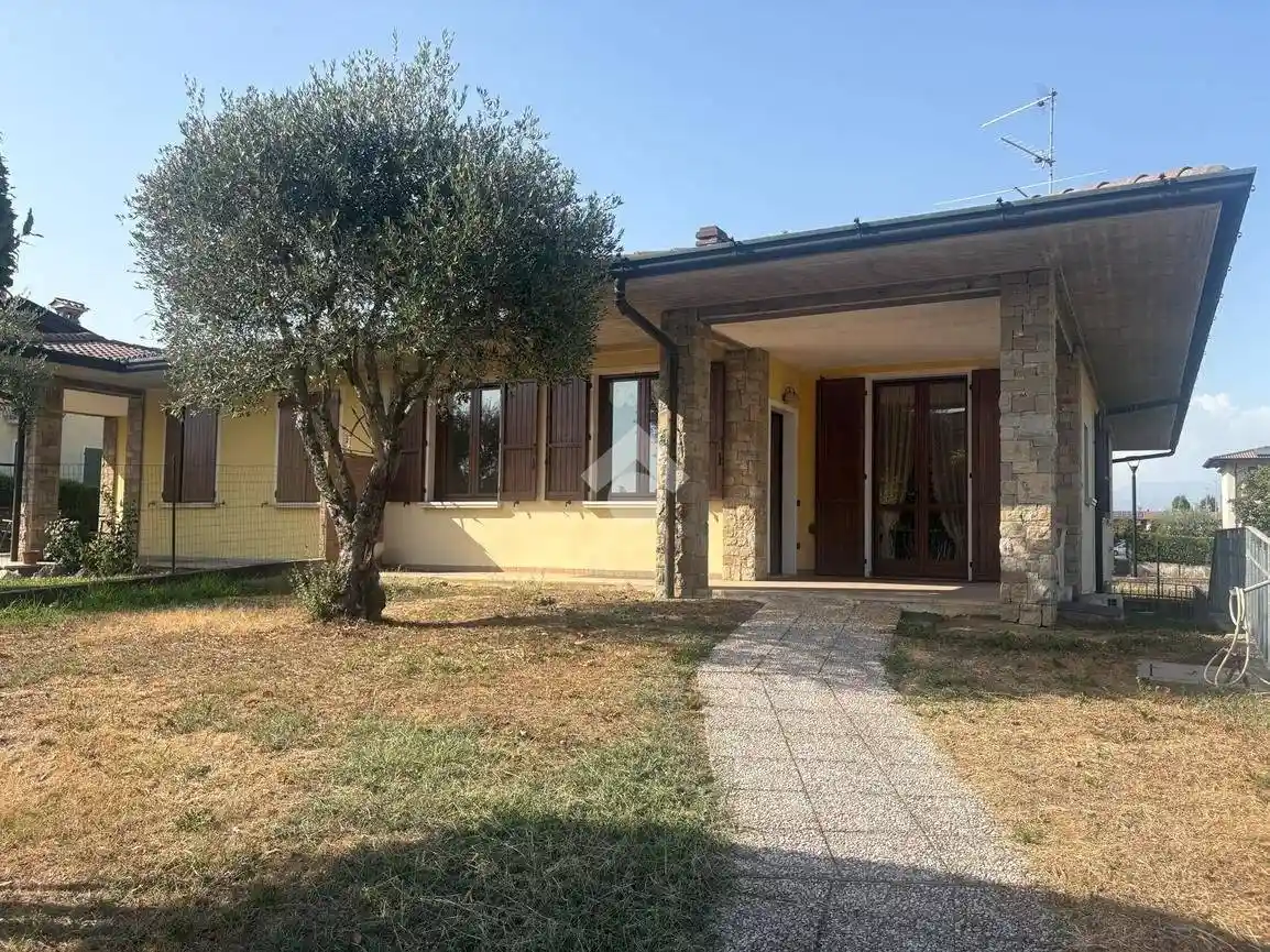 Villa in vendita a Lograto