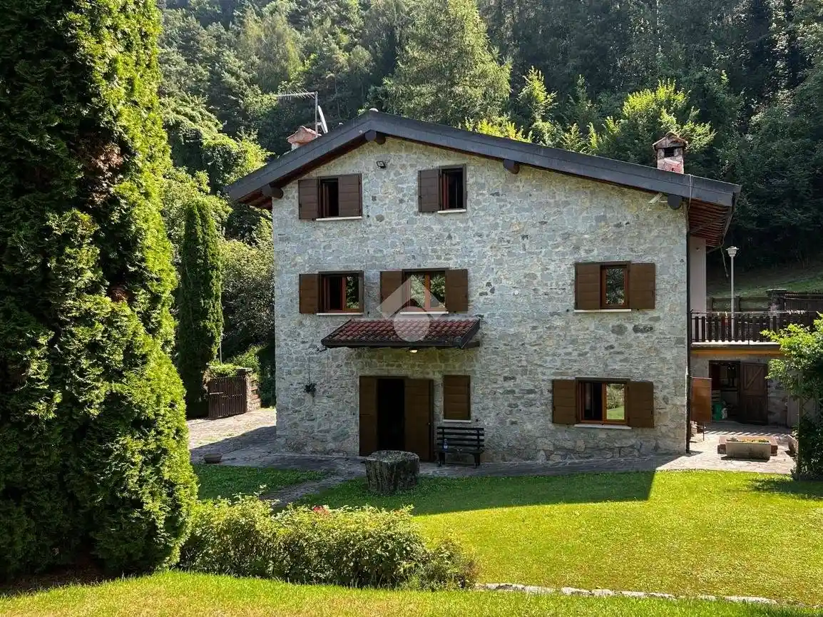 Villa in vendita a Ceto
