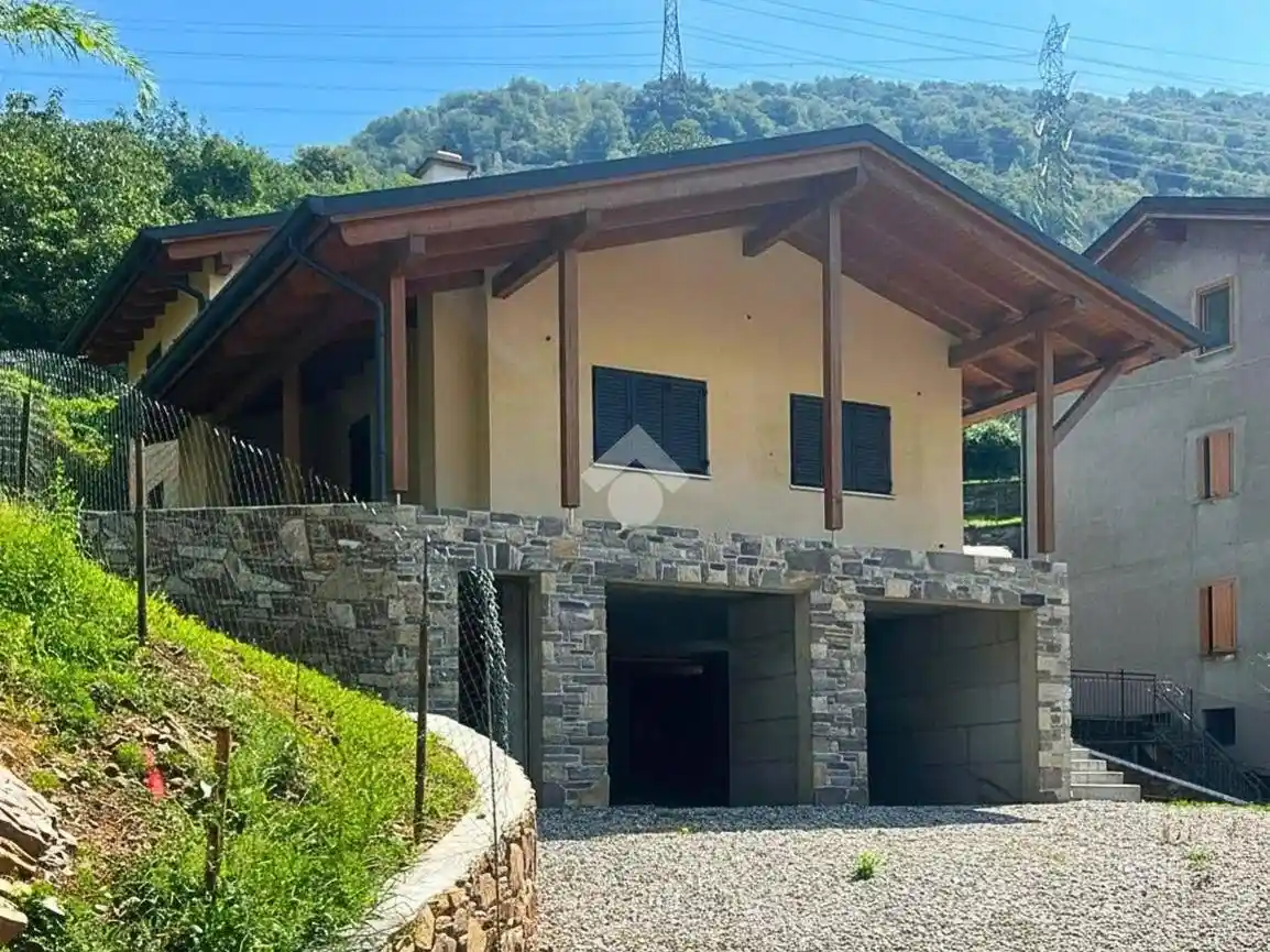 Villa in vendita a Cedegolo