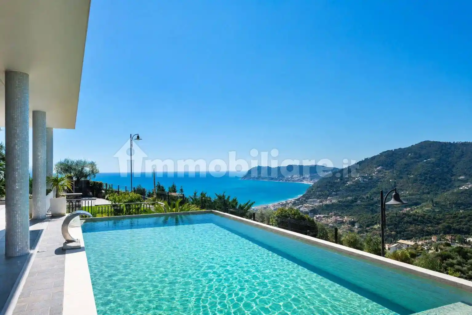 Villa in vendita a Alassio