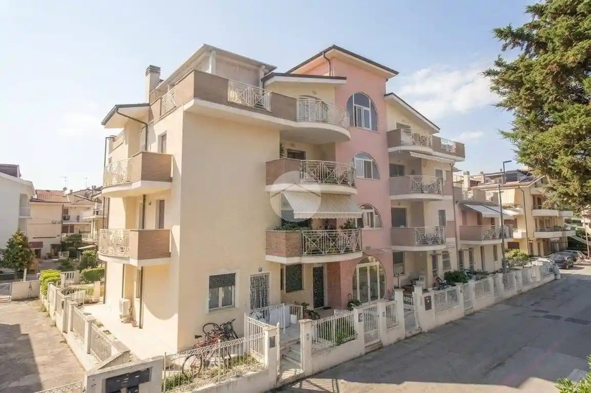 Appartamento in vendita a Pineto