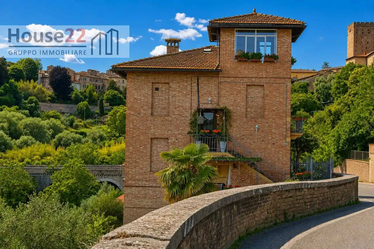 Palazzo - Edificio in vendita a Siena