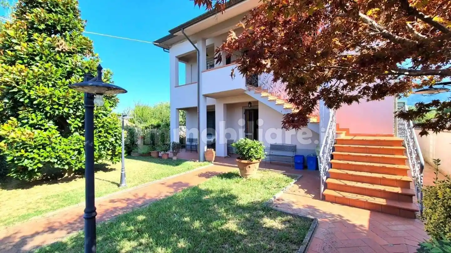 Villa in vendita a Capannori