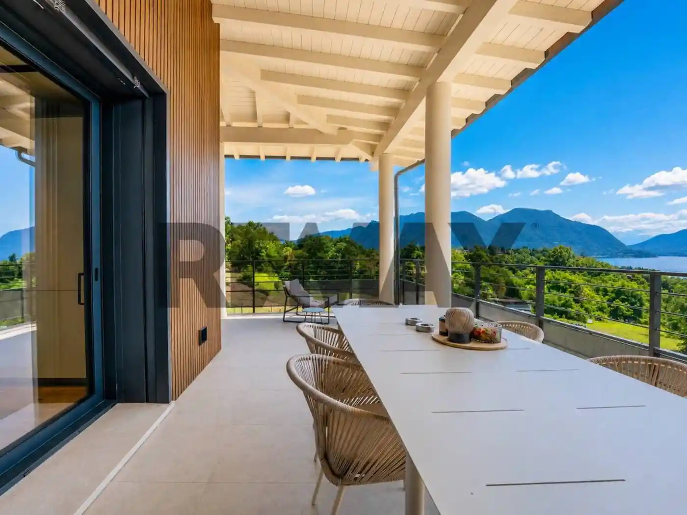 Villa in vendita a Verbania