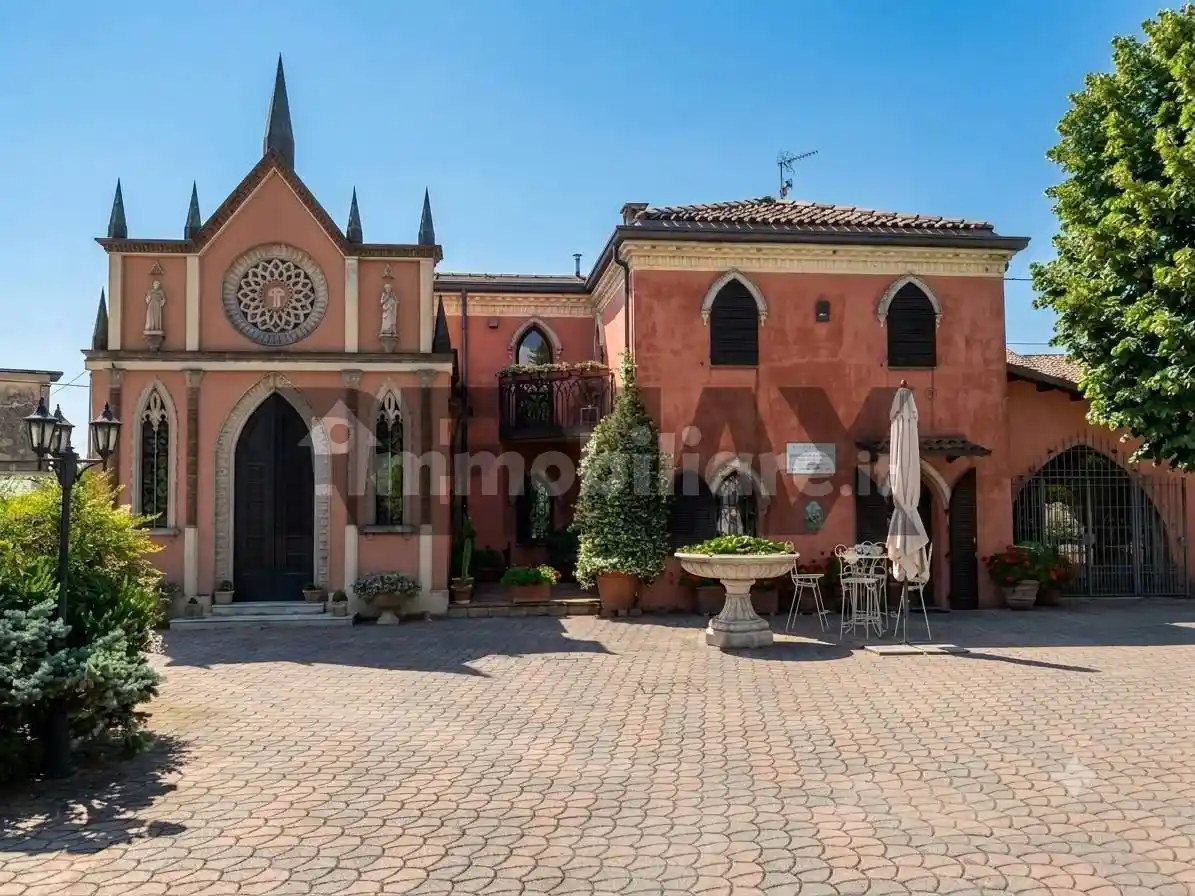 Villa in vendita a Goito