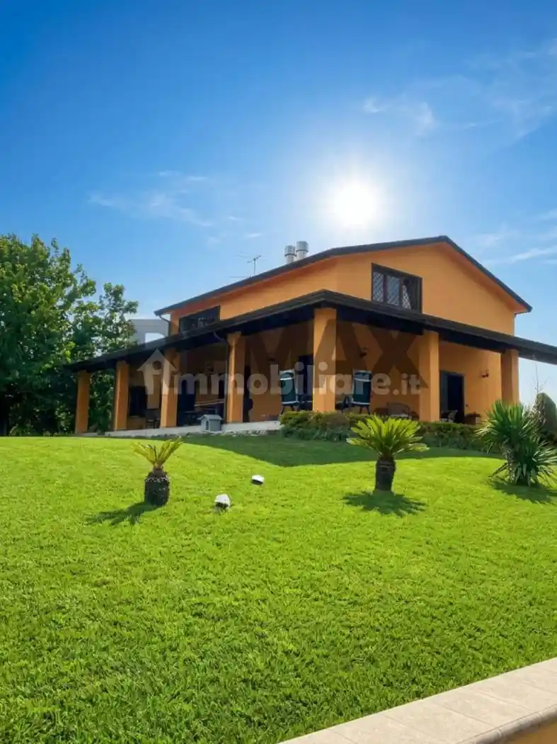 Villa in vendita a Liberi