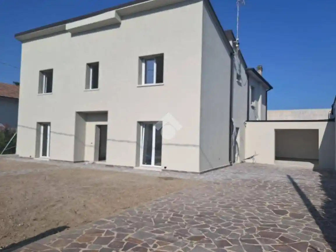 Villa in vendita a Lagosanto