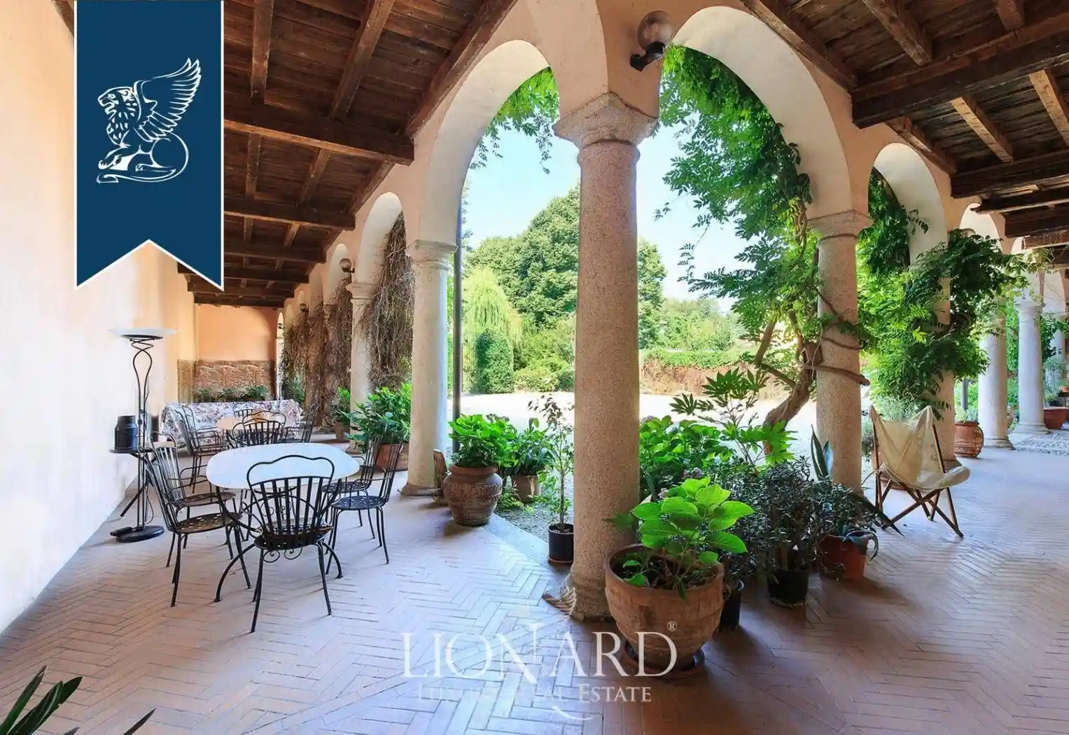Villa in vendita a Ozzero