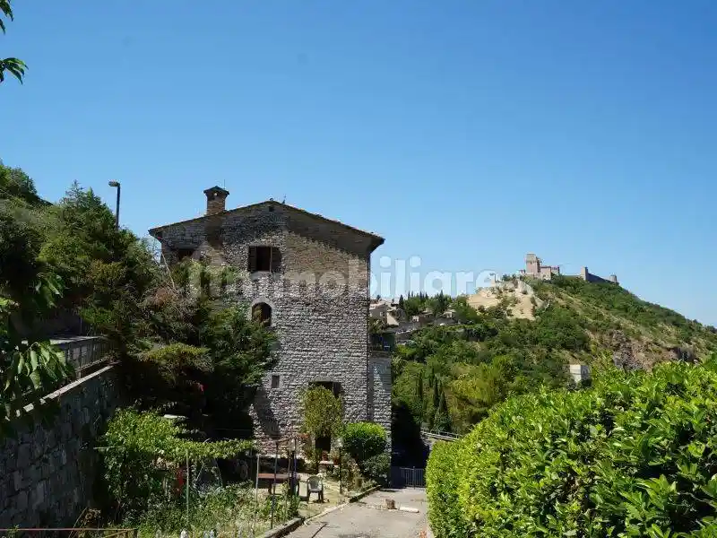 Appartamento in affitto a Assisi