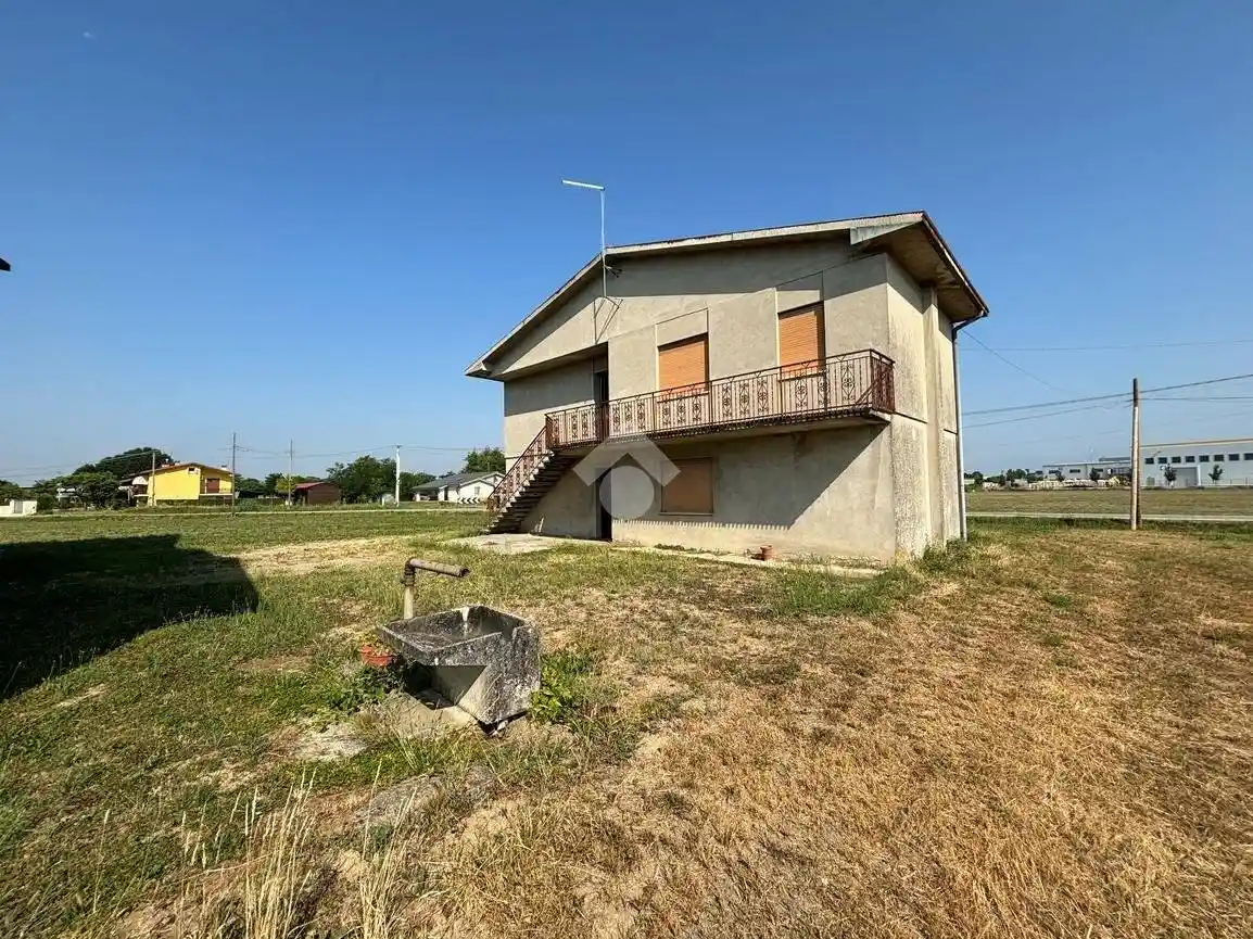 Casa indipendente in vendita a Villa del Conte