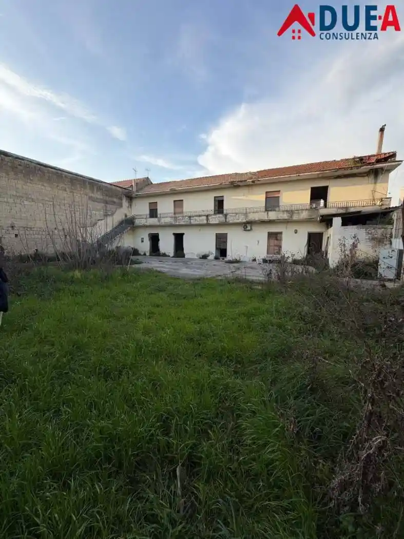Palazzo - Edificio in vendita a Trentola-Ducenta
