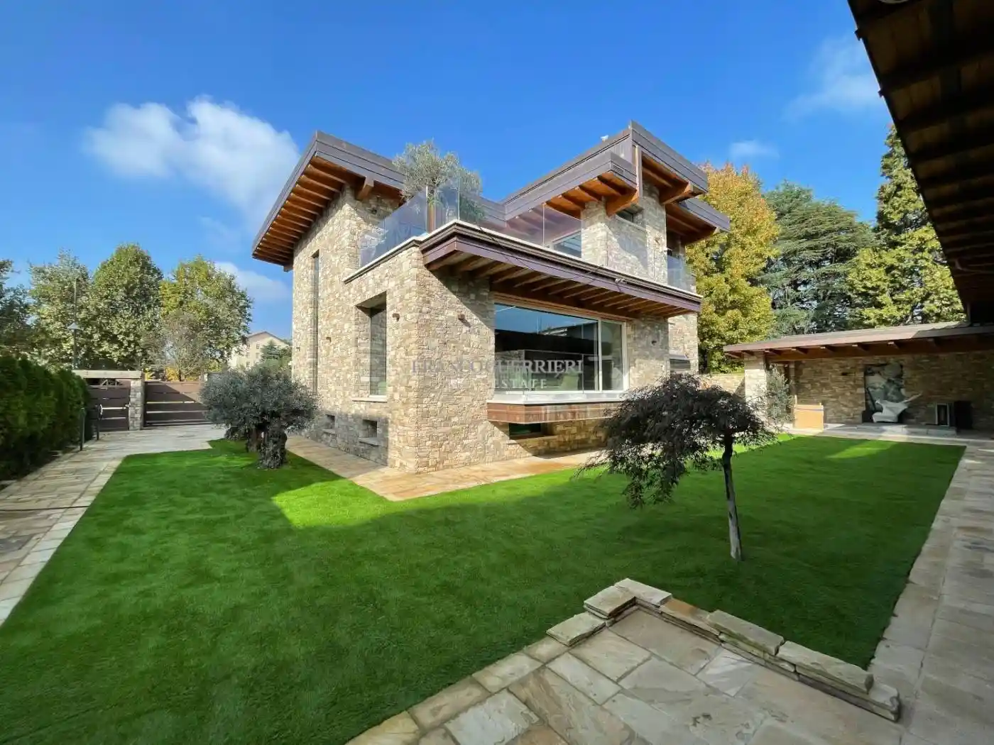 Villa in vendita a Villasanta