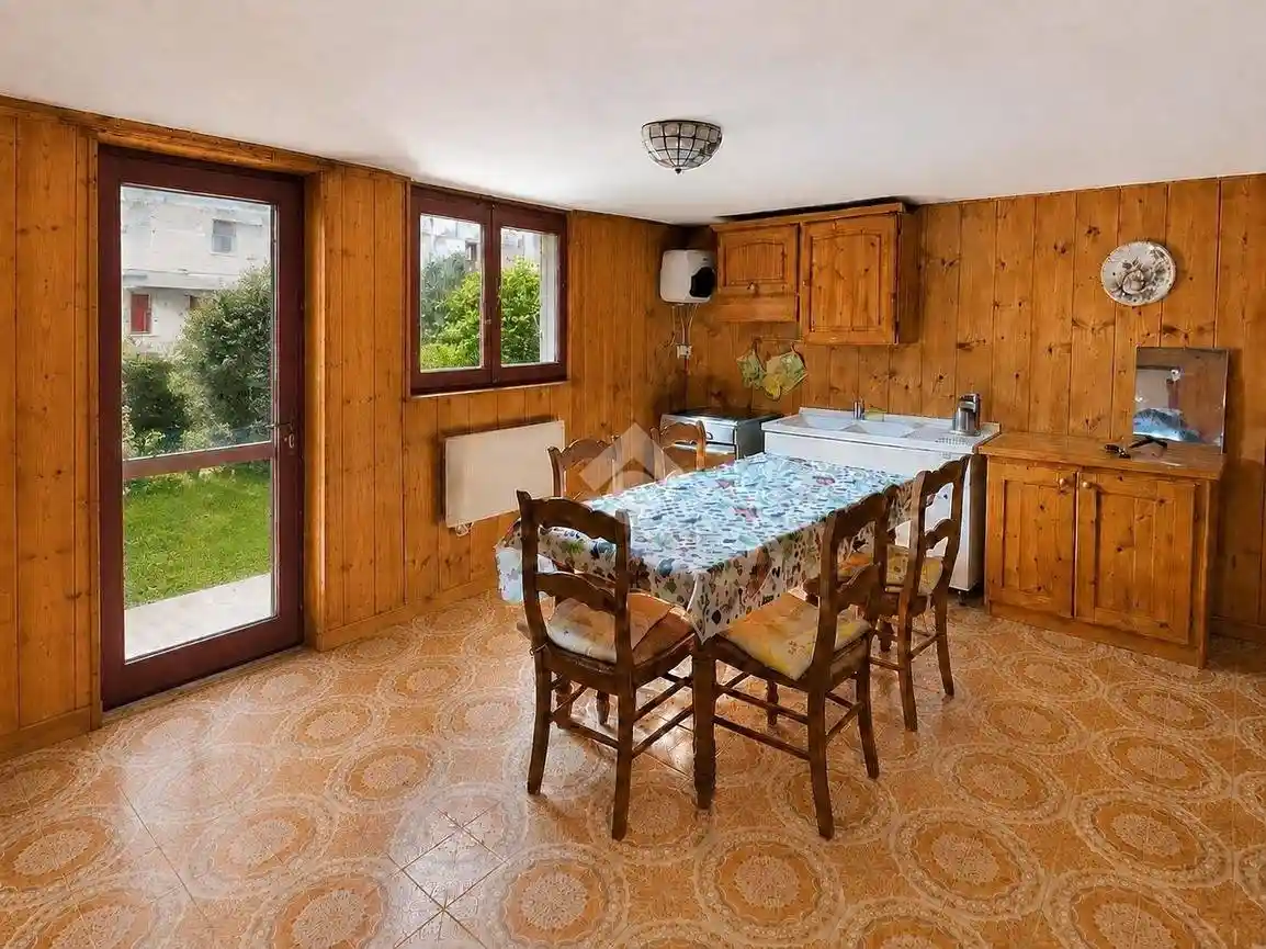 Appartamento in affitto a Erbezzo