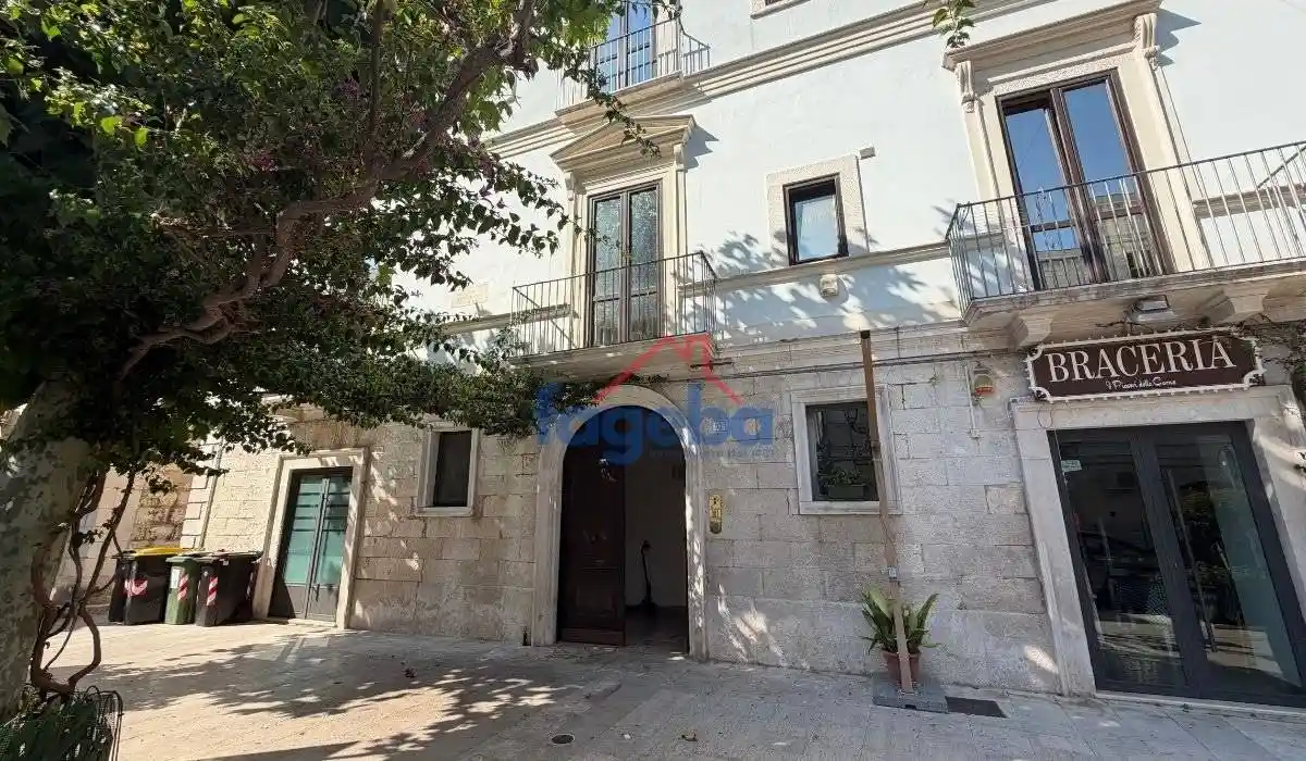 Palazzo - Edificio in vendita a Trani