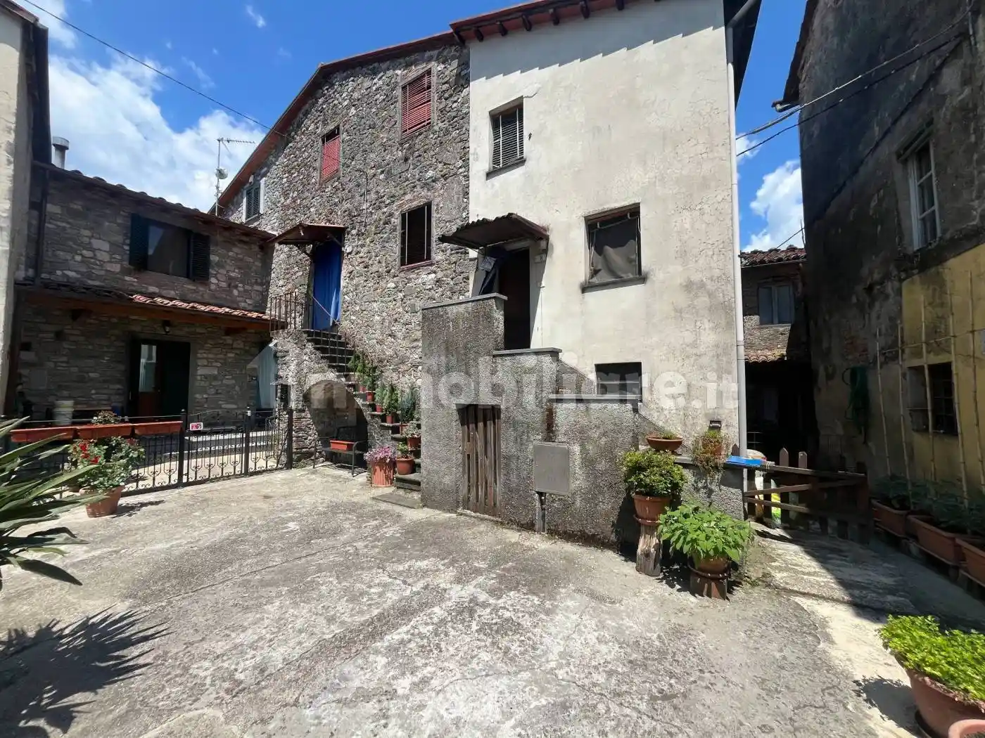 Casa indipendente in vendita a Borgo a Mozzano
