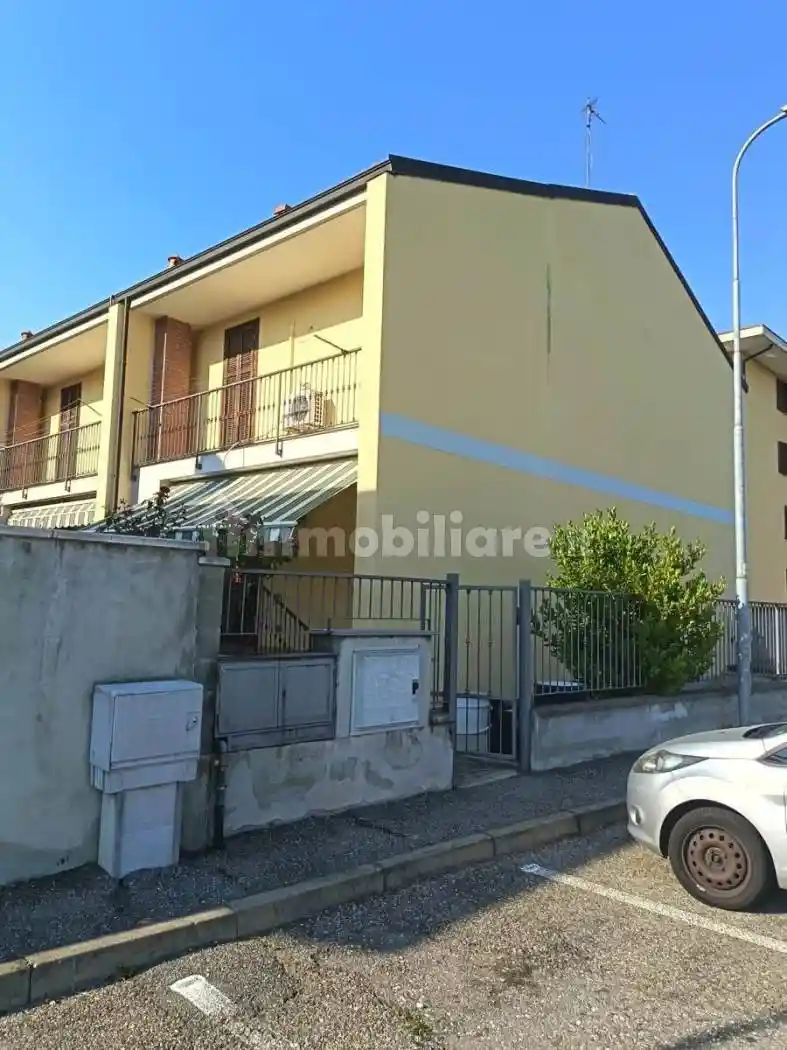 Villetta a schiera in vendita a Trecate