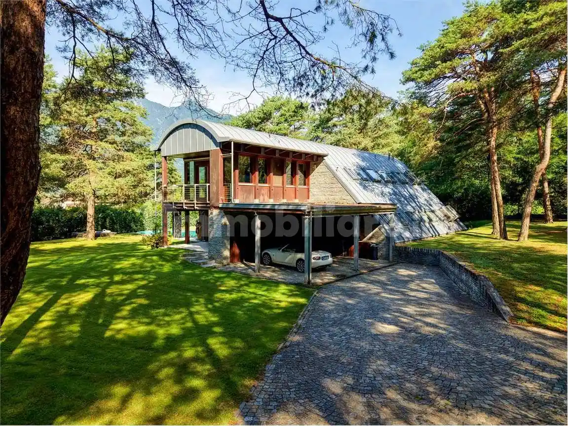 Villa in vendita a Samolaco