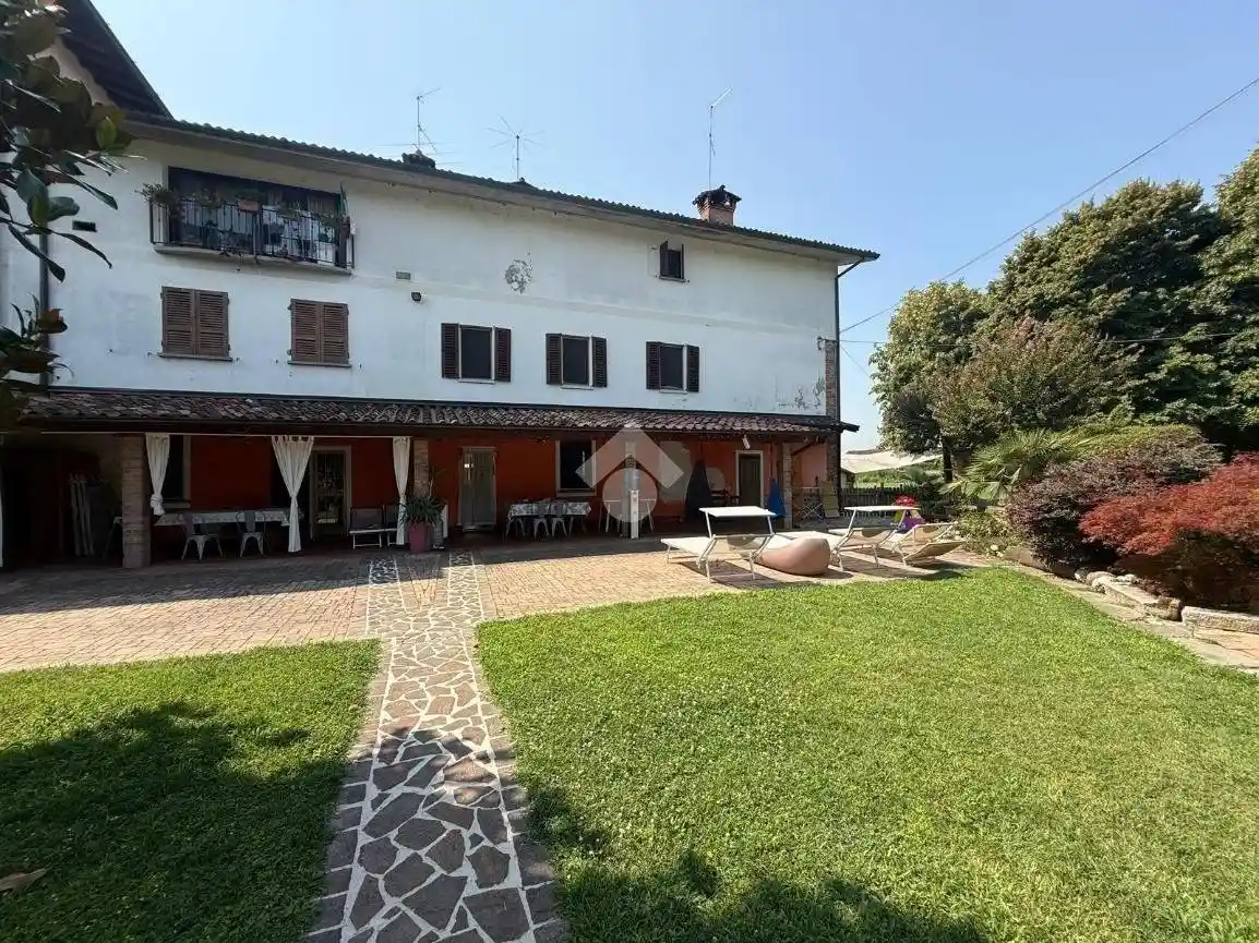 Casa indipendente in vendita a Calcio