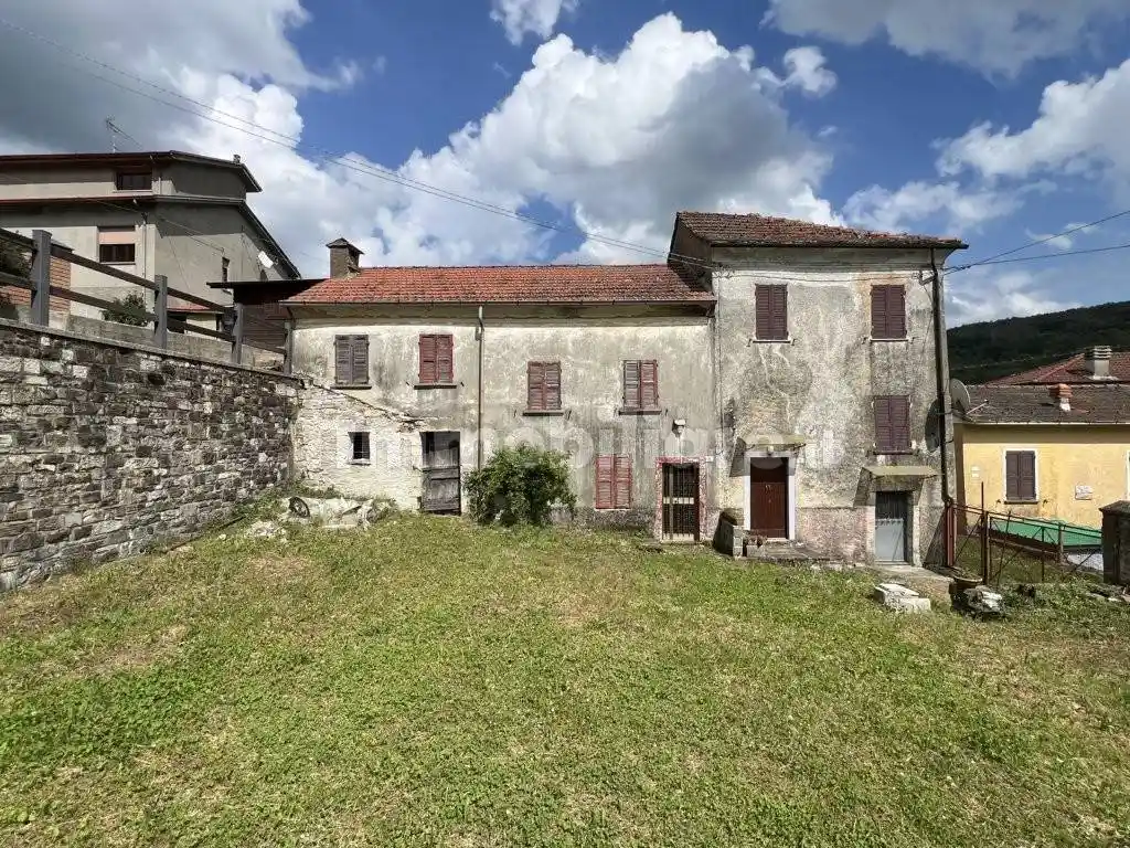 Casa indipendente in vendita a Bardi