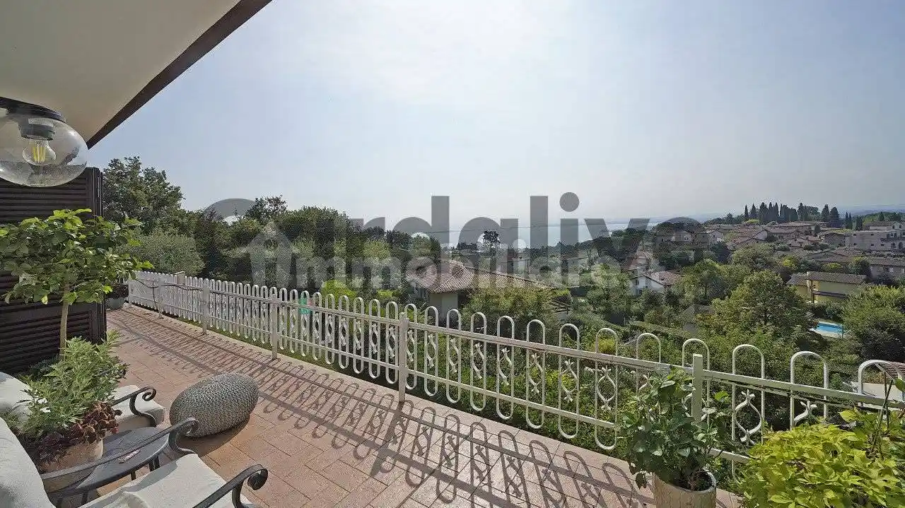 Villa in vendita a Padenghe sul Garda