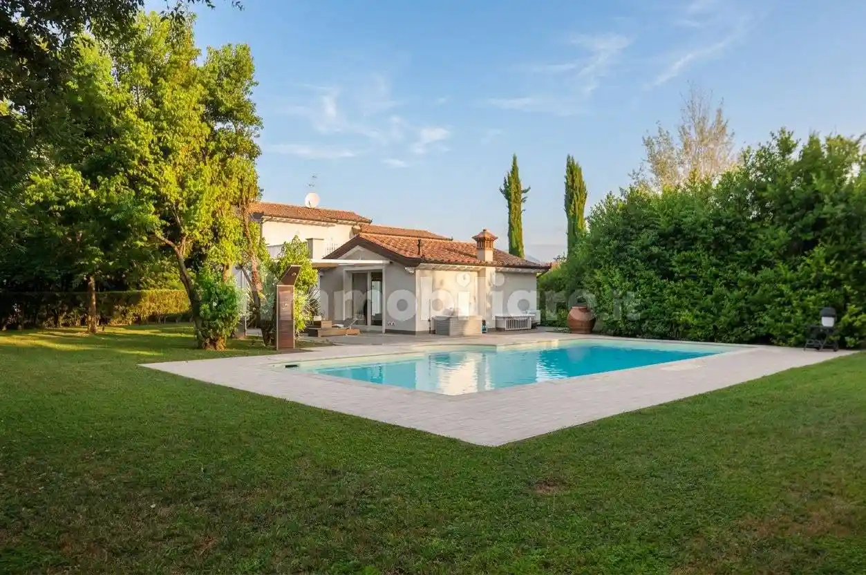 Villa in vendita a Pietrasanta